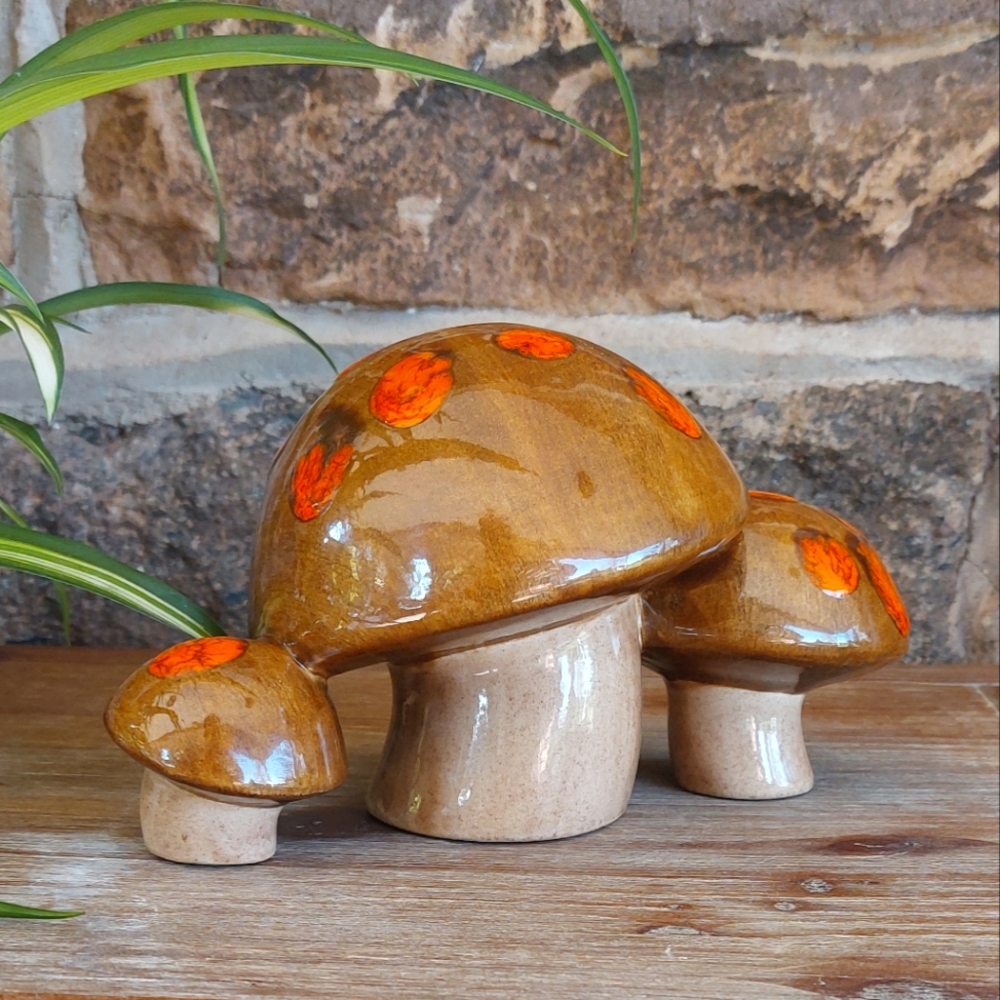 ❤️‍🔥Vintage Hand-Painted Mushroom Cluster